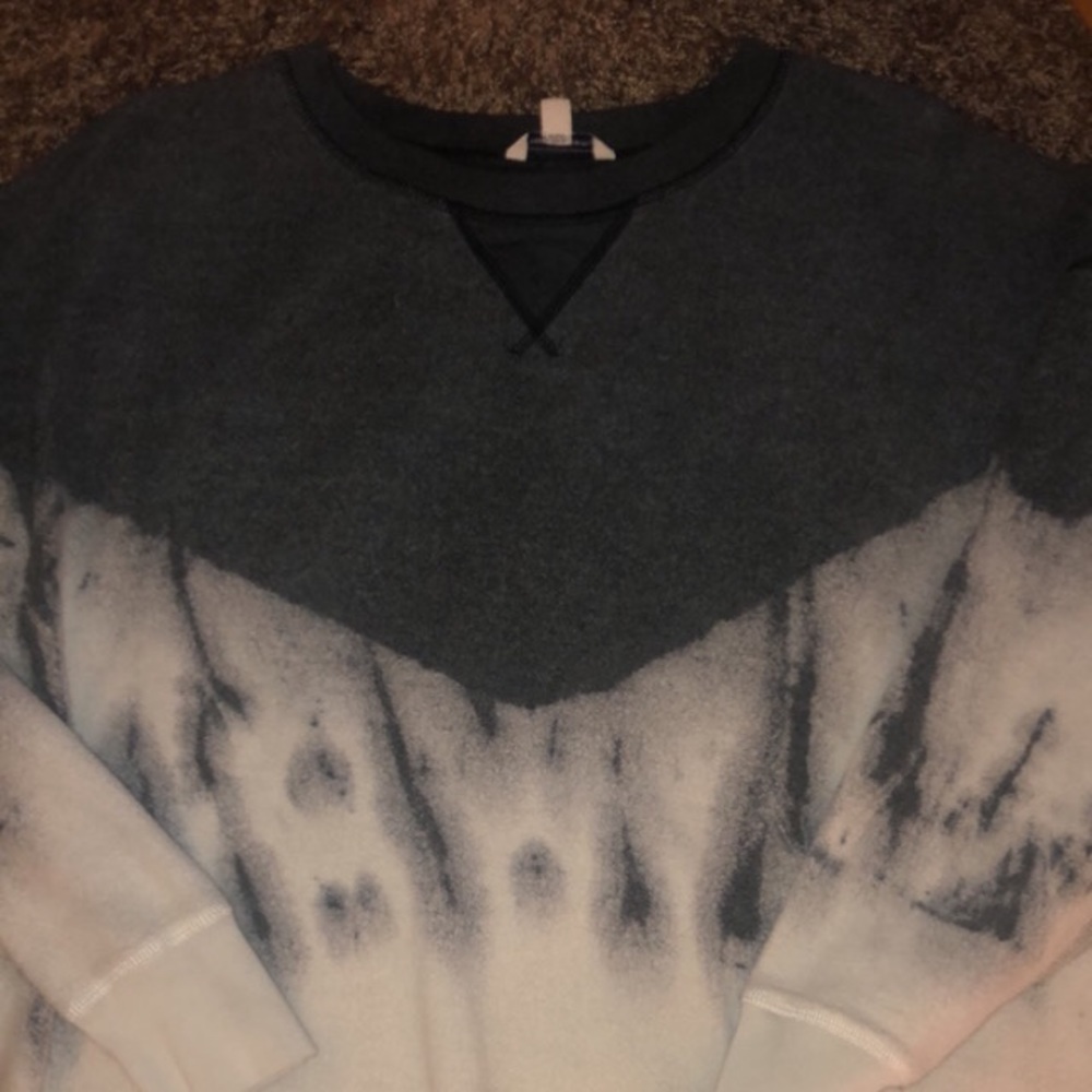 A&E womens Crew neck tyedye sweatshirt